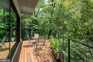 2905 University Terrace NW, Washington, DC 20016 - Photo 8