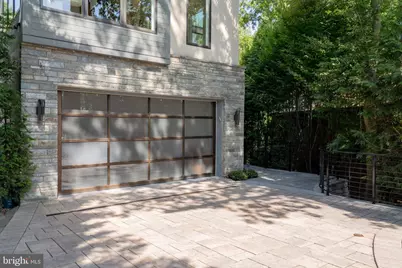 2905 University Terrace NW, Washington, DC 20016 - Photo 2