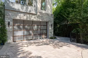 2905 University Terrace NW, Washington, DC 20016 - Photo 2