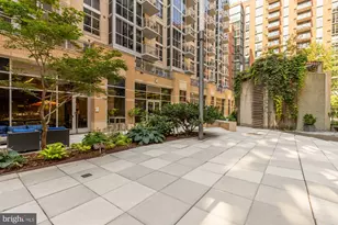 1025 1st SE, Washington, DC 20003 - Photo 36