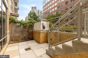 1025 1st SE, Washington, DC 20003 - Photo 16
