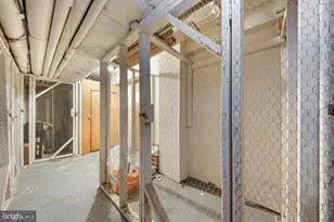 2123 California St NW, Washington, DC 20008 - Photo 32