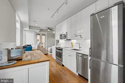 1211 G Street SE #9, Washington, DC 20003 - Photo 4