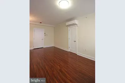 1121 24th Street NW #302, Washington, DC 20037 - Photo 6