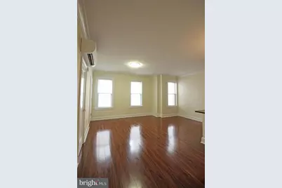 1121 24th Street NW #302, Washington, DC 20037 - Photo 4