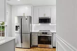3217 Sutton Pl NW, Washington, DC 20016 - Photo 6
