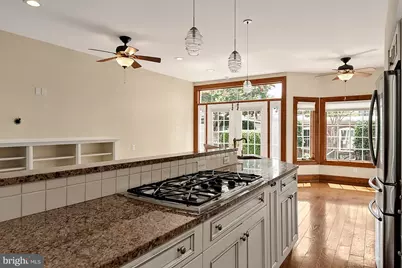 221 E Street SE, Washington, DC 20003 - Photo 28