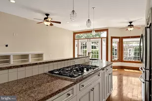 221 E St SE, Washington, DC 20003 - Photo 28
