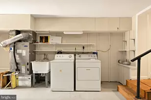 221 E St SE, Washington, DC 20003 - Photo 50