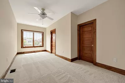 221 E Street SE, Washington, DC 20003 - Photo 36