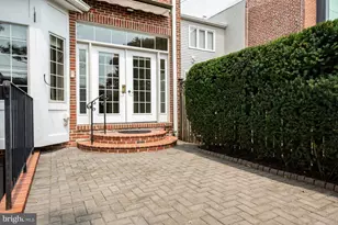221 E St SE, Washington, DC 20003 - Photo 58