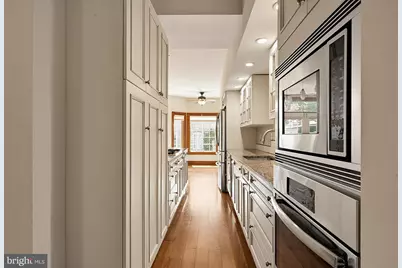 221 E Street SE, Washington, DC 20003 - Photo 30