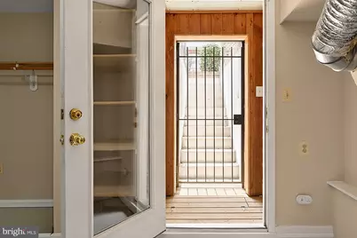221 E Street SE, Washington, DC 20003 - Photo 52