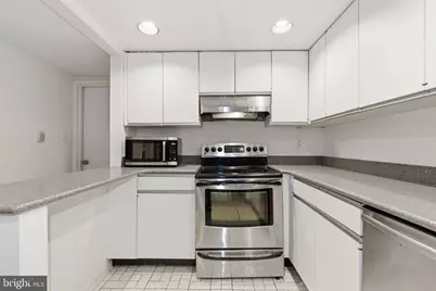 308 East Capitol Street NE #11, Washington, DC 20003 - Photo 6