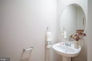 715 G St SW, Washington, DC 20024 - Photo 16