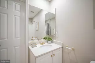 715 G St SW, Washington, DC 20024 - Photo 26