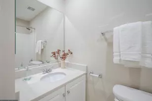 715 G St SW, Washington, DC 20024 - Photo 32