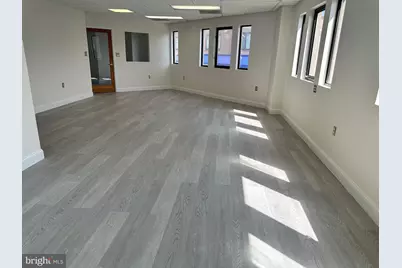 4434 Macarthur Boulevard NW #202, Washington, DC 20007 - Photo 2
