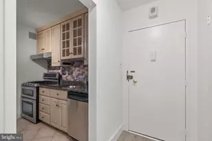 4201 Cathedral Ave NW, Washington, DC 20016 - Photo 2