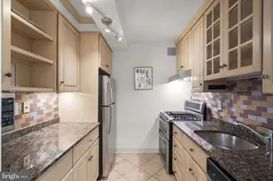 4201 Cathedral Ave NW, Washington, DC 20016 - Photo 2
