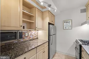 4201 Cathedral Ave NW, Washington, DC 20016 - Photo 4