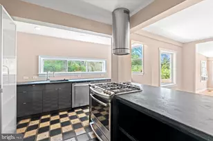 4718 Reservoir Rd NW, Washington, DC 20007 - Photo 6