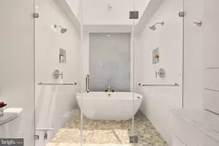 3043 W Ln Keys NW, Washington, DC 20007 - Photo 28