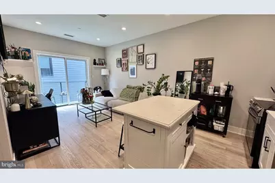 1016 17th Place NE #301, Washington, DC 20002 - Photo 6