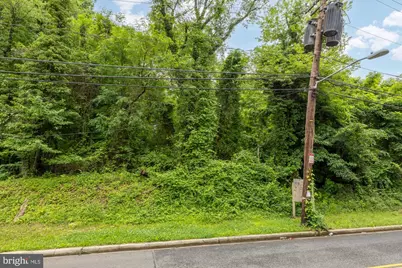 4647 G Street SE, Washington, DC 20019 - Photo 2