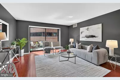 1015 33rd Street NW #409, Washington, DC 20007 - Photo 2