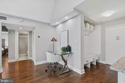 700 7th Street SW #817, Washington, DC 20024 - Photo 8