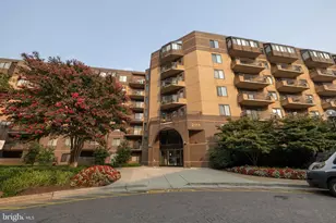 2111 Wisconsin Ave NW, Washington, DC 20007 - Photo 2
