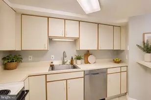 2111 Wisconsin Ave NW, Washington, DC 20007 - Photo 6