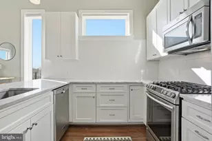 3222 Warder St NW, Washington, DC 20010 - Photo 4