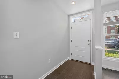 909 5th Street SE, Washington, DC 20003 - Photo 6