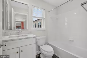 909 5th St SE, Washington, DC 20003 - Photo 30