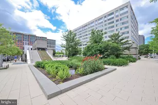 909 5th St SE, Washington, DC 20003 - Photo 40