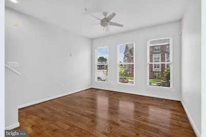 909 5th Street SE, Washington, DC 20003 - Photo 14