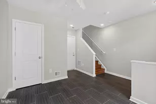 909 5th St SE, Washington, DC 20003 - Photo 8