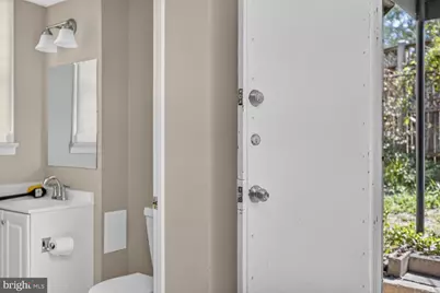 313 8th Street NE, Washington, DC 20002 - Photo 26