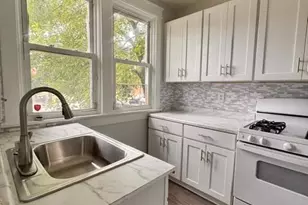 800 44th St NE, Washington, DC 20019 - Photo 2