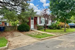 4605 Hanna Pl SE, Washington, DC 20019 - Photo 1