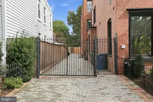 710 E St SE, Washington, DC 20003 - Photo 20