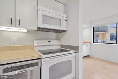 1117 New Hampshire Avenue NW #7, Washington, DC 20037 - Photo 12