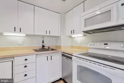 1117 New Hampshire Avenue NW #7, Washington, DC 20037 - Photo 10