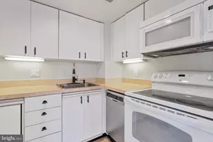 1117 New Hampshire Ave NW, Washington, DC 20037 - Photo 10
