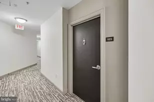 1111 25th St NW, Washington, DC 20037 - Photo 4