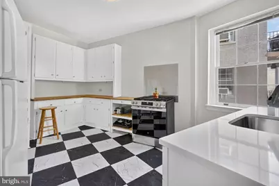 2737 Devonshire Place NW #402, Washington, DC 20008 - Photo 4