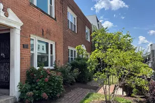 606 Newton Pl NW, Washington, DC 20010 - Photo 2