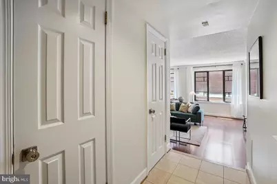 1080 Wisconsin Avenue NW #1004, Washington, DC 20007 - Photo 4